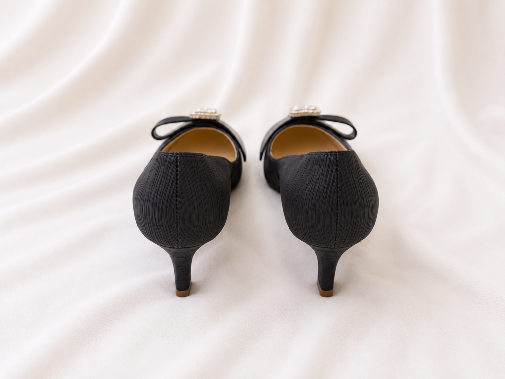 amonta_black_back